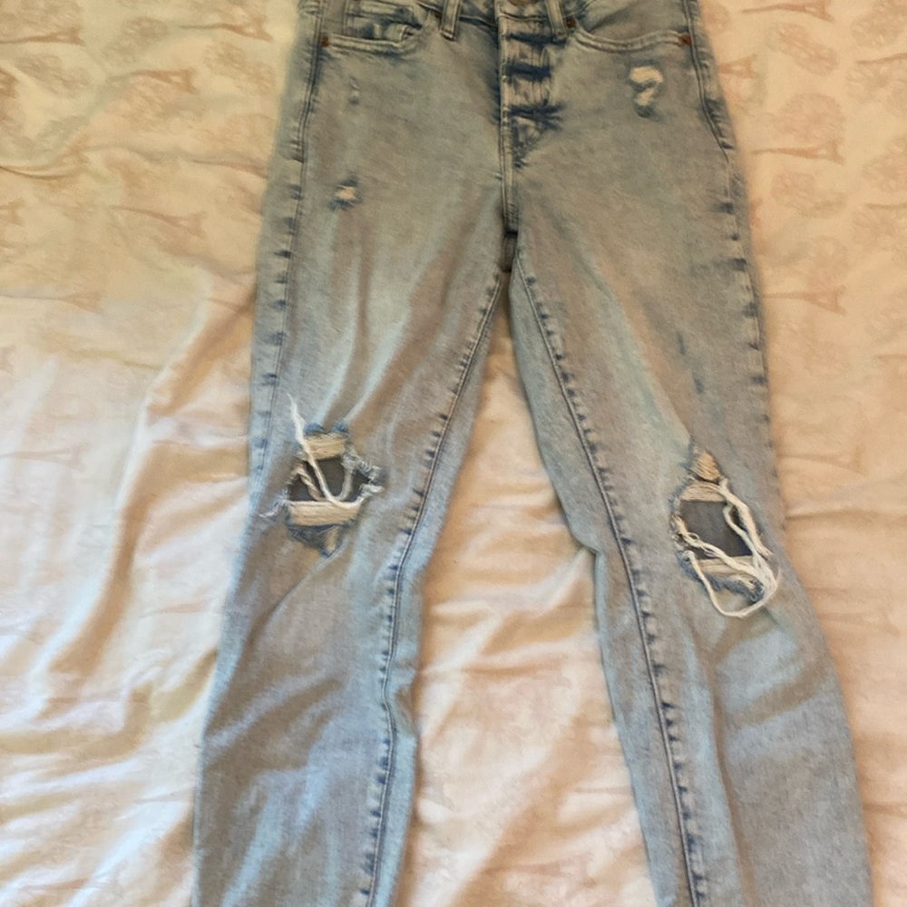 Old navy skinny jeans with holes